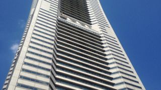 69階の展望フロアの上にも