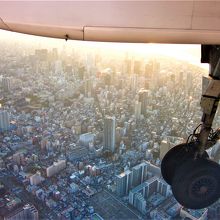 大阪市内上空を着陸態勢中～