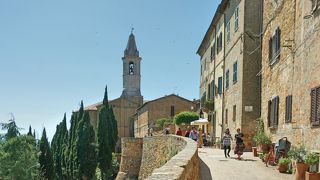 【ピエンツァ】見晴らしの良い城壁沿いの散歩道