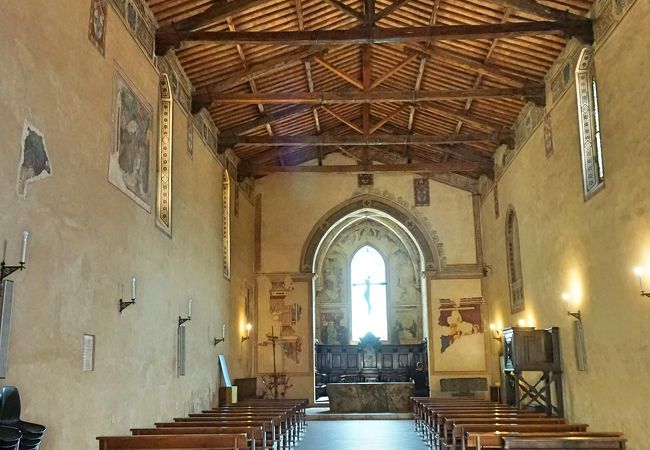 【ピエンツァ】木造り天井の素朴な教会