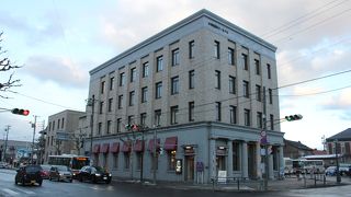 飲食や休憩利用に