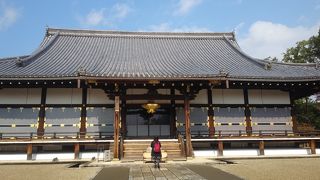 本堂にあたります。