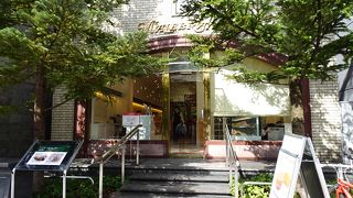 やっと本店へ行くことができました。