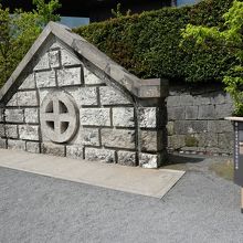 さすがに巨大な記念碑。