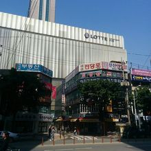 韓国釜山西面のロッテ免税店