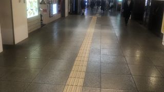地下鉄なんば線駅直結の地下街