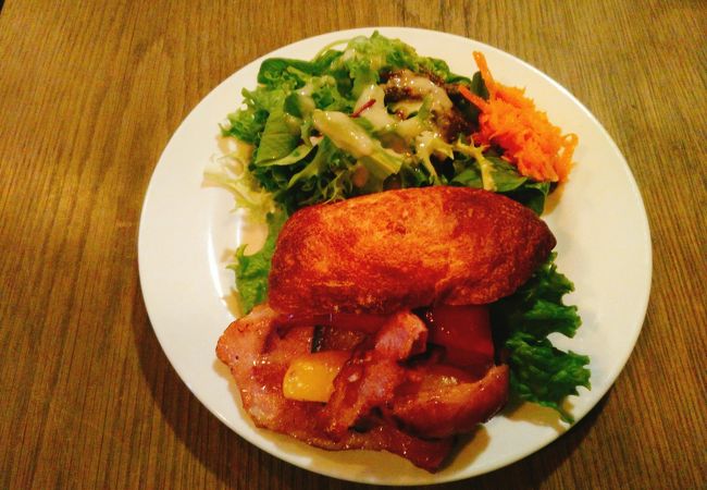 (バトン)　キッシュやサンドイッチのお店です