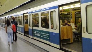 オクトーバーフェストで大混雑