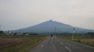 とんがり頭の岩木山 ♪