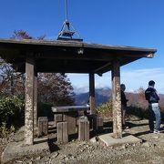 谷川岳の雄大な姿、どーん