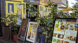 テラス席で食事