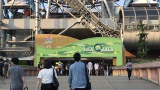 スパやレストランなど