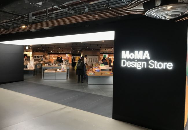 MOMAデザイン モマデザイン 文房具セット MoMA Design Store 表参道にて、carmineのアイテムをお取り扱い