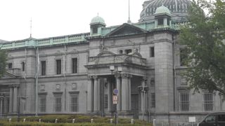 ベルギーの国立銀行をモデルとして建てられました。