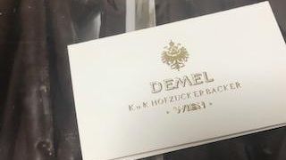 箱もかわいいチョコレート