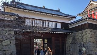 堅固な守りの城。