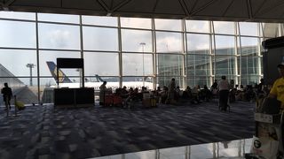 HongKong International Airport (HKG)