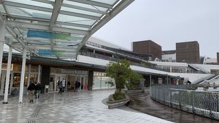 雨のテラスモール