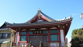 第12代横綱陣幕（江戸最後の横綱）の墓があります