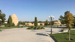 このあたりにしては珍しく地味な外観