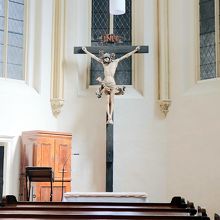 ハンス･シュレーによる木製のイエスの十字架像