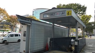 京都市街を南北に貫いています