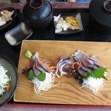 首折れ鯖定食
