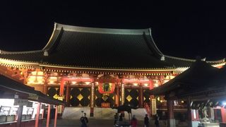 夜の浅草寺