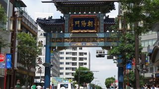 中華街の中で最大の門
