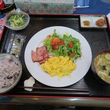 朝食