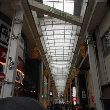 WEST部分のアーケード