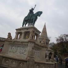 台座も見事な造りです