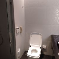 洗浄便座付きです。