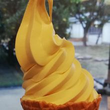 レストランで食べた夏みかんソフト