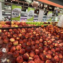 果物売ってます