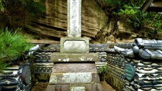 三浦義村公の墓は<旧と新>が！