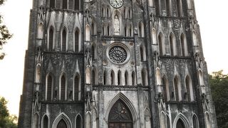 ハノイ市内の中心にあります