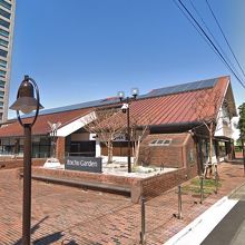 北の家族の青山店の場所は、最高の場所です。青山通りです。