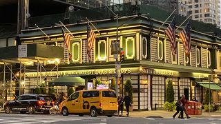 昔ながらの風情が感じられるステーキハウス