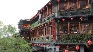 土曜のお昼はそこそこ空いてました