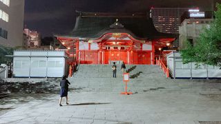 都会の神社