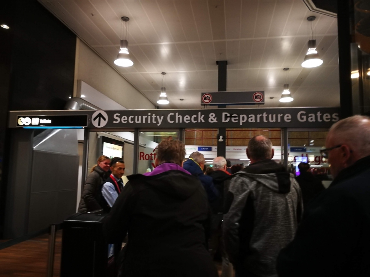 ロッテルダム空港 (RTM)