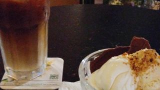 マラッカではおそらく一番有名な？カフェ。