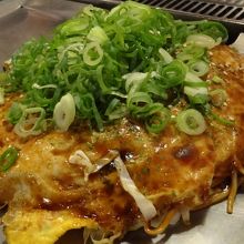 分厚いですがとても軽い