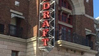 迫力ある火のアトラクション