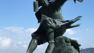 開門大橋のすぐそばです。