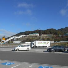 スキー場や昆虫館がある。