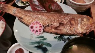 落ち着いた雰囲気の定食屋さん