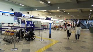 地元の名物を堪能出来る空港