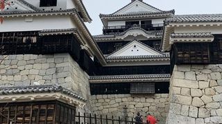 とてつもない急階段なので要注意